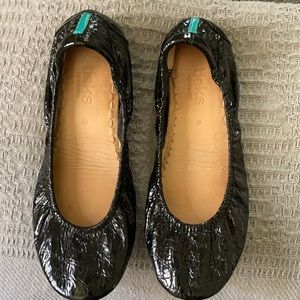 Tieks size 6 black patent snake skin